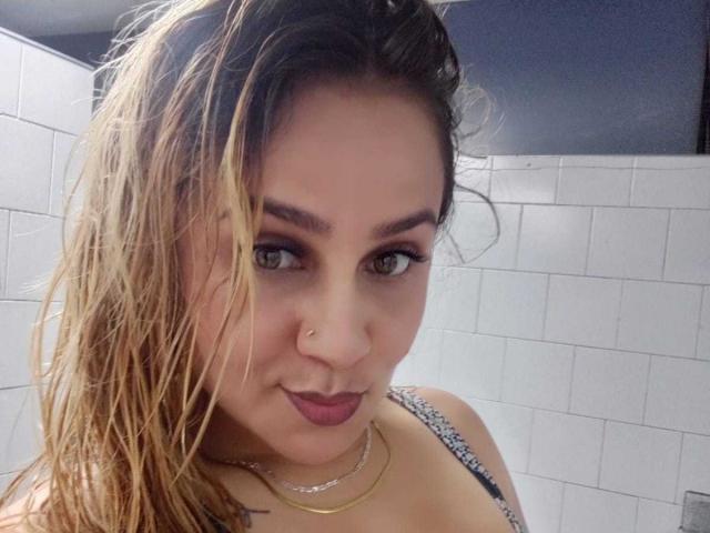 AlmaGiordano - Live Sex Cam - 26077561