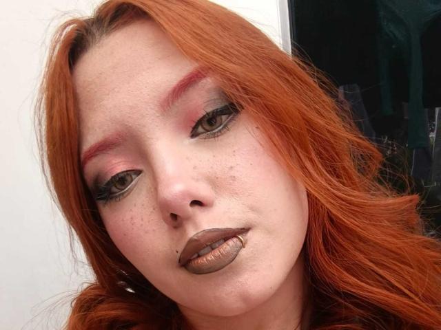 EmmaThomsonn - Live sex cam - 26088757