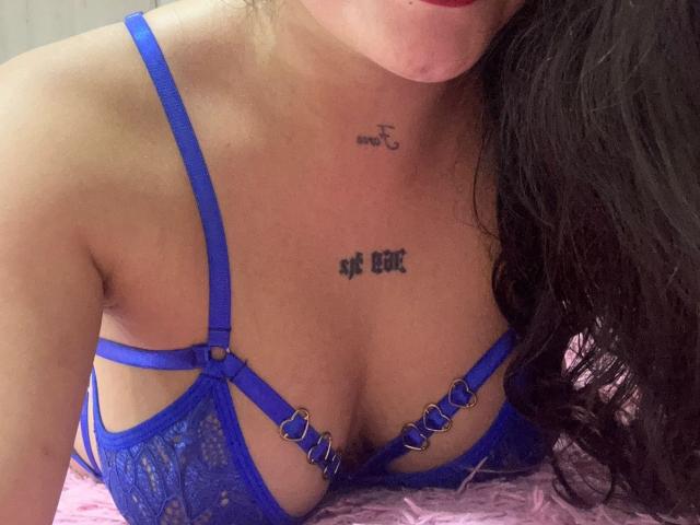 KimCoquine69 - Live sex cam - 26090169