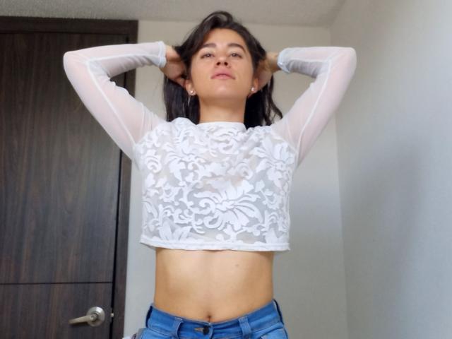 MaddieHottie - Live sex cam - 26102337