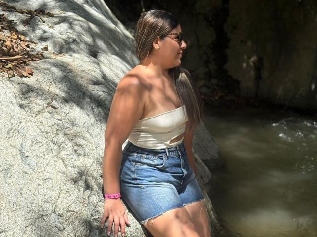 EmaSmit - Live porn &amp; sex cam - 26102613