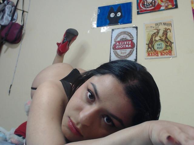 AntonellaWayne - Live sexe cam - 26102765