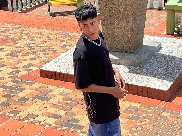 AdonissHot - Sexe cam en vivo - 26103157