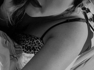 MiaJhonss - Live porn &amp; sex cam - 26104209
