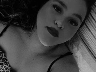 MiaJhonss - Live porn &amp; sex cam - 26104213