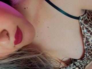 MiaJhonss - Live porn &amp; sex cam - 26104217