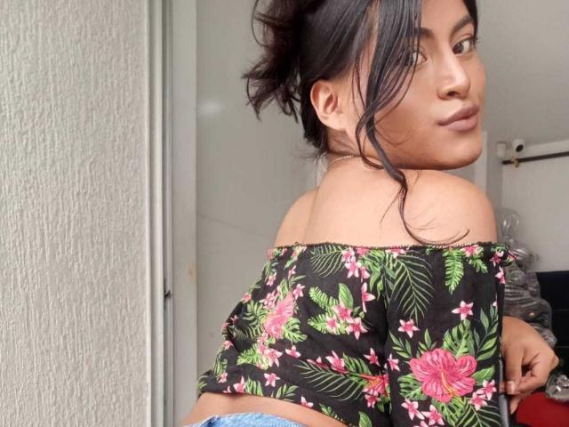 MichelleDenise - Live sex cam - 26106209