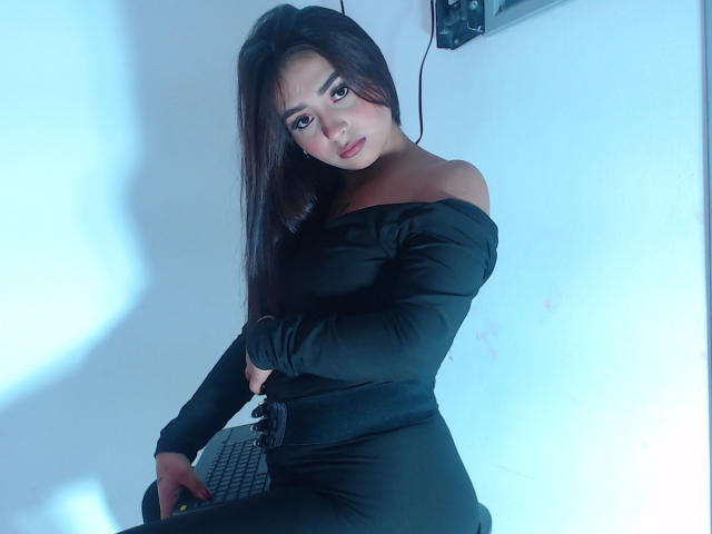 DulcineaRossie - Live sex cam - 26111757