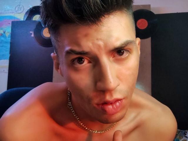 ApoloCarter - Live Sex Cam - 26117441