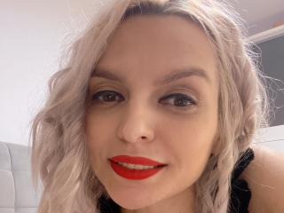 DouceAmelia - Porno na żywo i seks kamera - 26122301