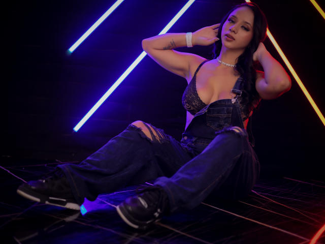 KloeThompson - Live sex cam - 26124437
