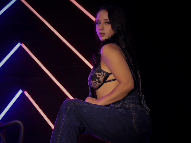 KloeThompson - Live sex cam - 26124461