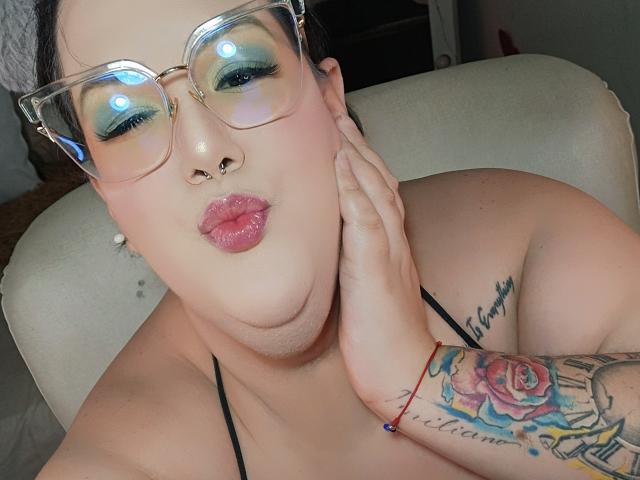 GiannaMorrys - Live Sex Cam - 26130977