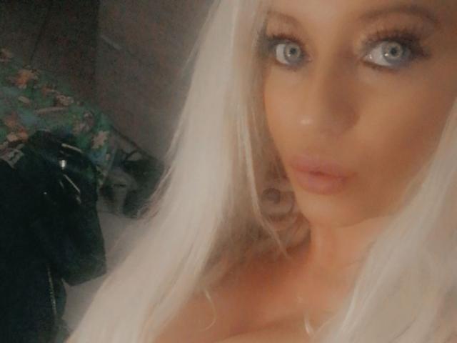 AdeleSuper - Live porn &amp; sex cam - 26132661