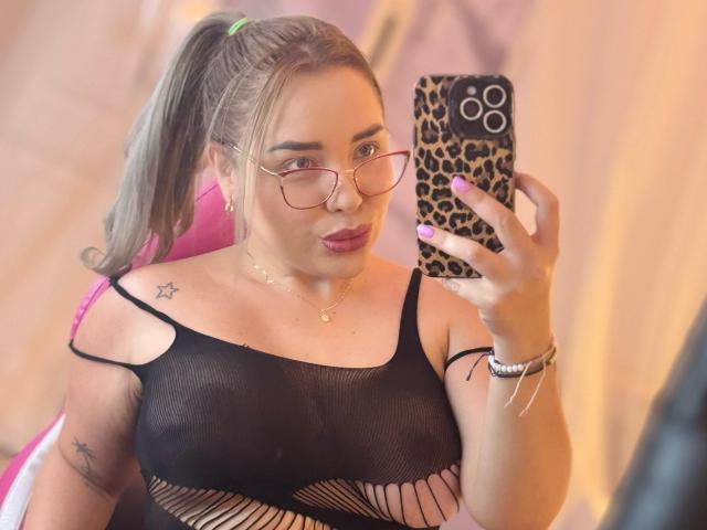 MiaBlondeHot - Live porn &amp; sex cam - 26132745