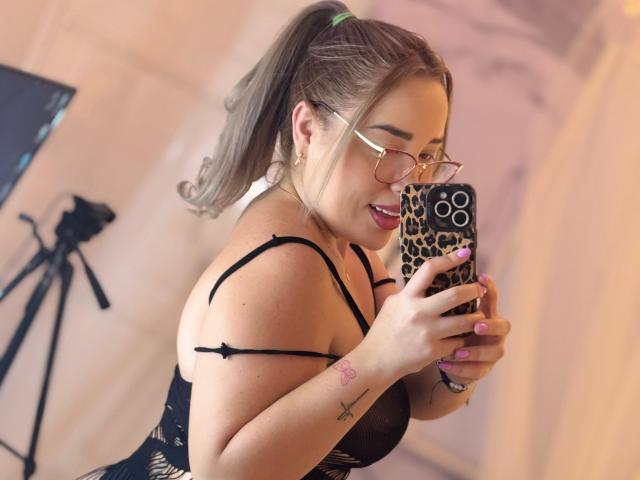 MiaBlondeHot - Sexe cam en vivo - 26132749