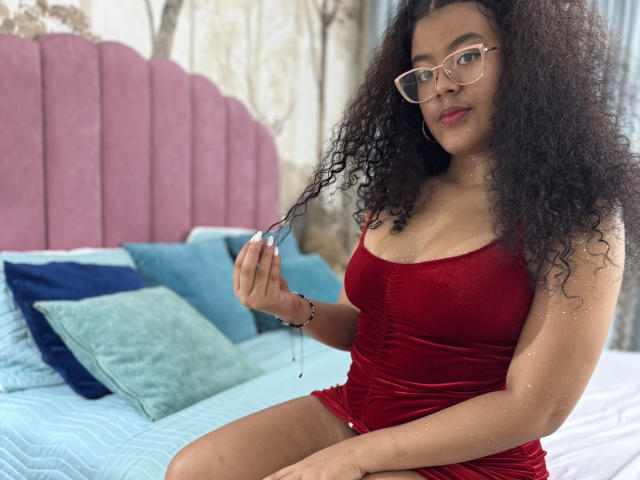 AdeleinePierce - Live sex cam - 26156873