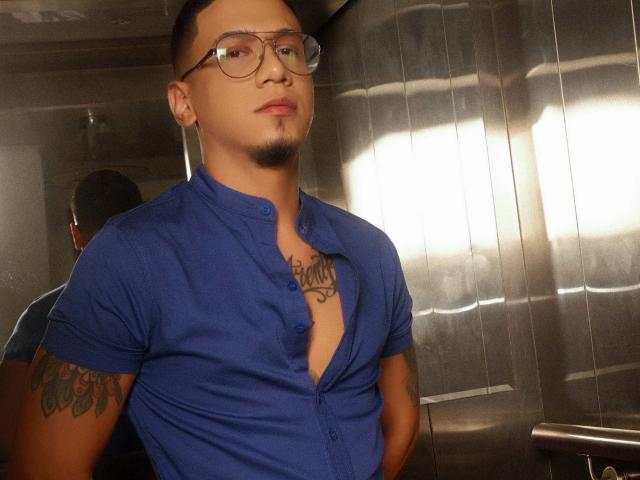 JoshMiiller - Live Sex Cam - 26173609