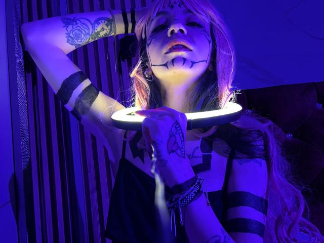 LaurenEvie69 - Live Sex Cam - 26185661