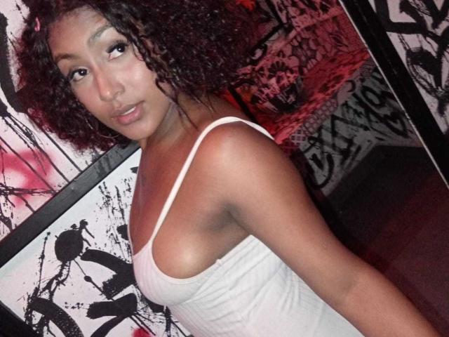 AmberQueeny - Live porn &amp; sex cam - 26197877