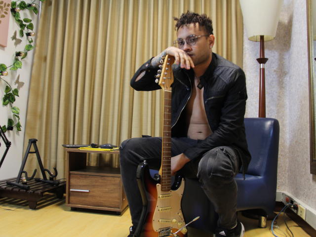 OrfeoJames - Live Sex Cam - 26198081