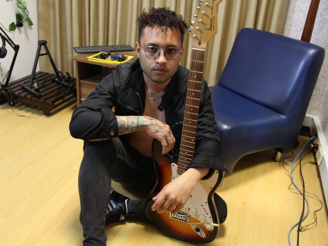 OrfeoJames - Live Sex Cam - 26198085