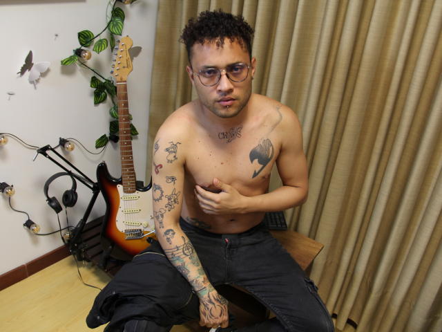 OrfeoJames - Sexe cam en vivo - 26198101