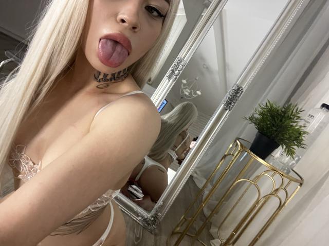 NickyBenz - Live sex cam - 26198641