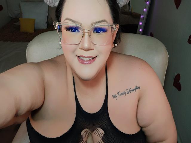 GiannaMorrys - Live Sex Cam - 26202341