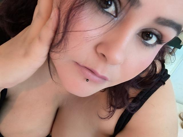 FlaviaSaenz - Live Sex Cam - 26206001