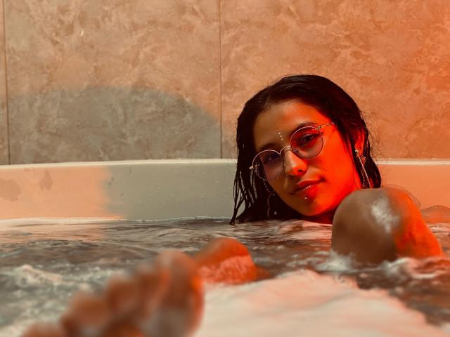 MiaUtena - Camera khiêu dâm &amp; quyến rũ trực tiếp - 26209489