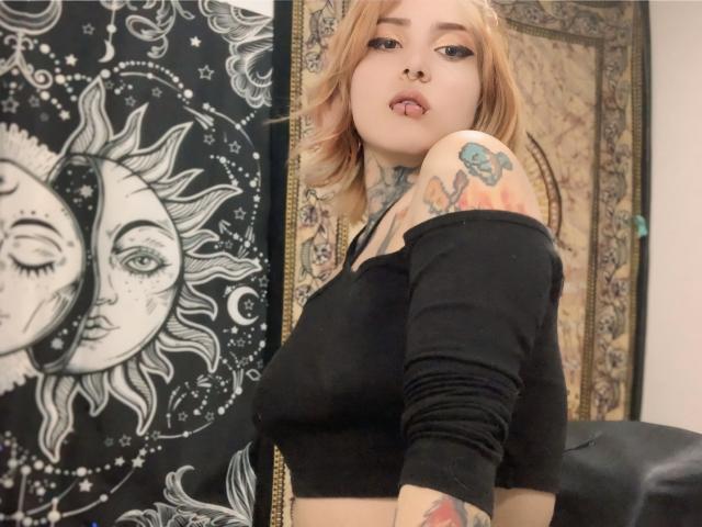 AliceCalloway - Live sex cam - 26210317