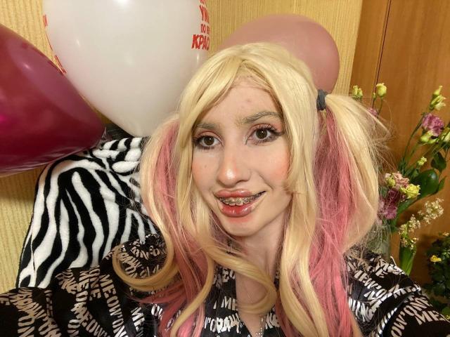 ElzaKomx - Live Sex Cam - 26213349