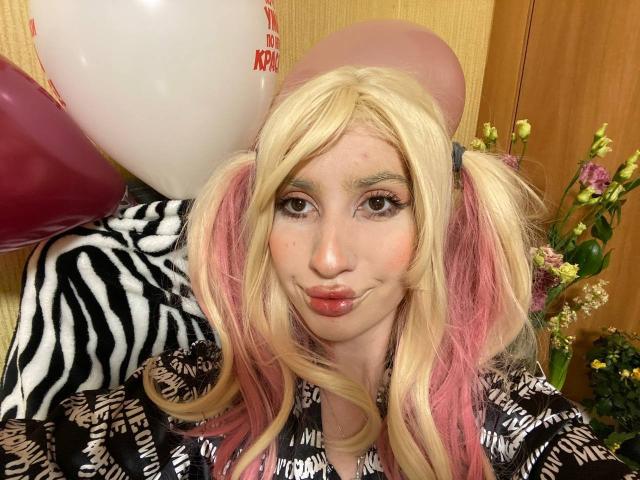 ElzaKomx - Live sex cam - 26213409