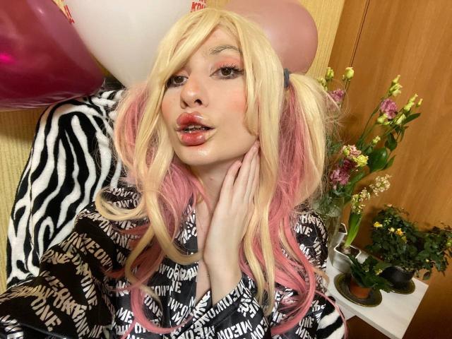 ElzaKomx - Live sex cam - 26213493