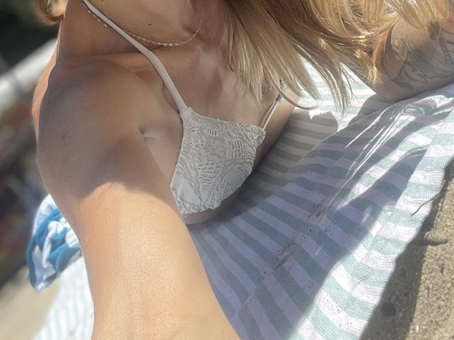 DaneeSoHot - Live sex cam - 26214017