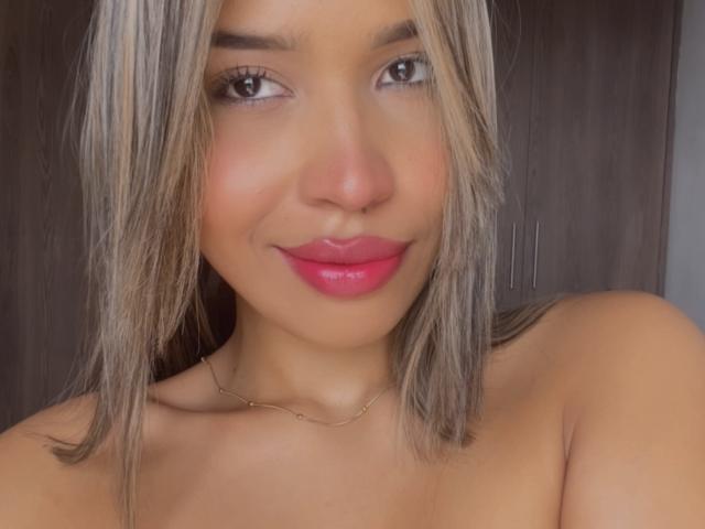 PriscillaRouss - Live porn &amp; sex cam - 26229665