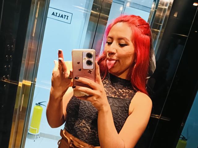 LarissaMiller - Live porn &amp; sex cam - 26234557