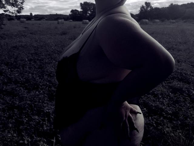 MmeCauchemar - Live sex cam - 26234937