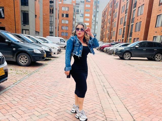 LiaRousselle - Live sex cam - 26249721