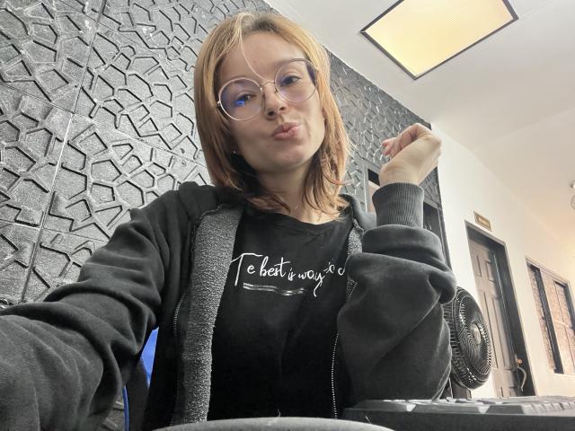 LyssaRou - Live Sex Cam - 26272889