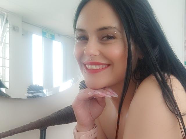 CharlotteCrofort - Live sex cam - 26272925