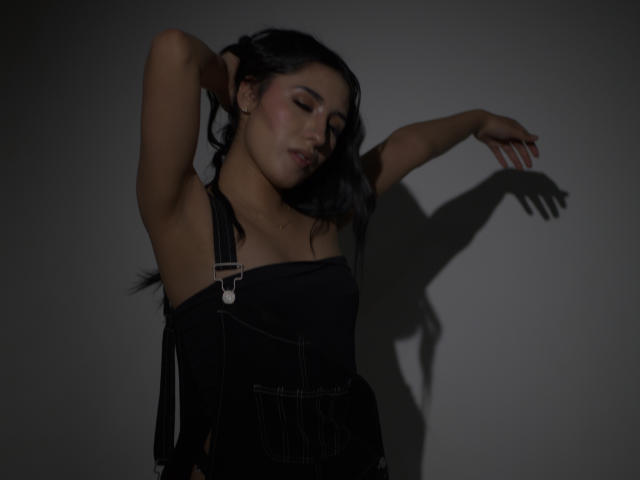 NickiClark - Live sex cam - 26274145