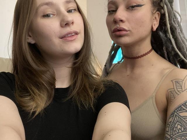 HotCaramelsDuo - Live sex cam - 26282433