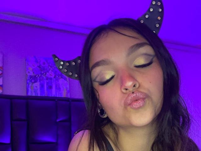 MarietteJones - Live Sex Cam - 26291213