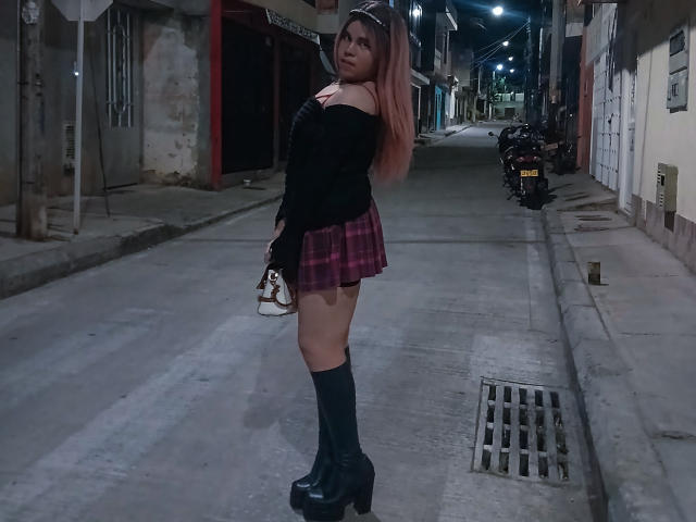 CuteEvelynn - Live sex cam - 26308949