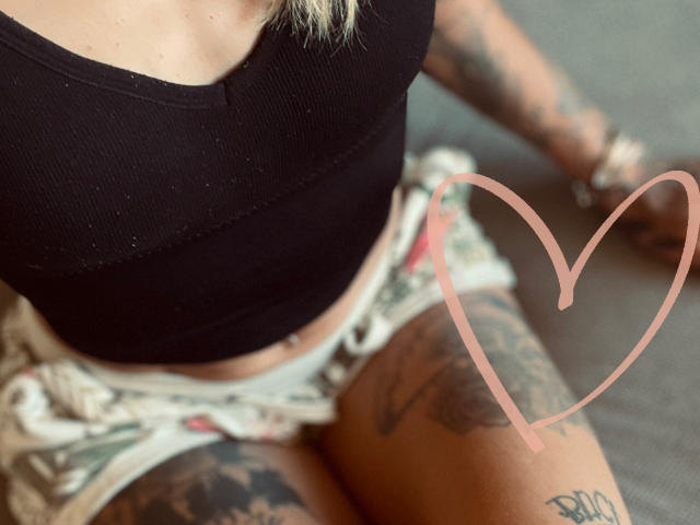DaneeSoHot - Live porn &amp; sex cam - 26324597