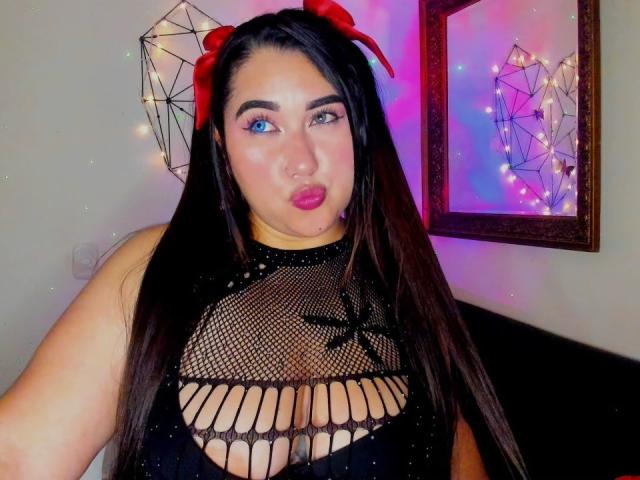 MadeleineDeveraux - Live Sex Cam - 26326241