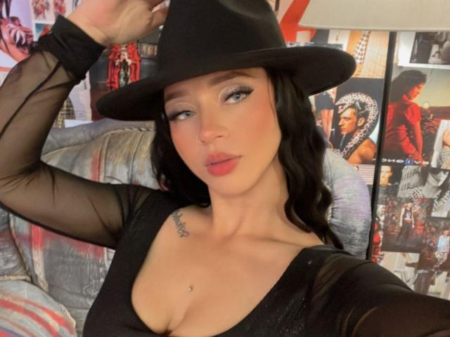 KloeThompson - Live sex cam - 26327241