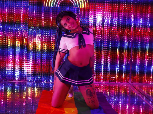 KoralineMiller - Live sex cam - 26334689